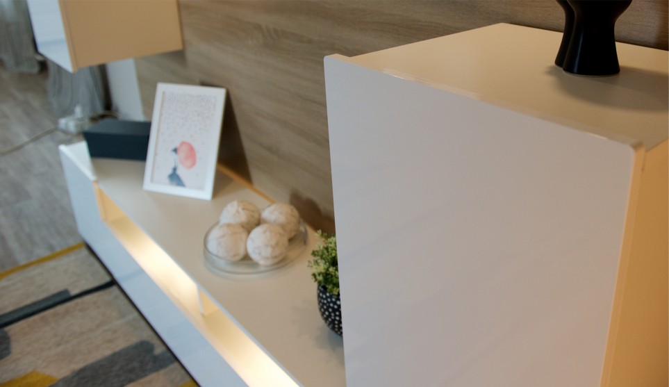 Стенка с полками "Лия" Белый глянец